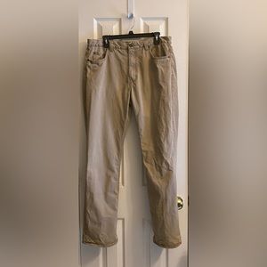 DOCKERS Men’s Khaki Pants; 34x32; No Flaws; EUC.